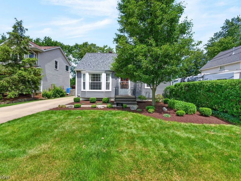 321 Waverly Street , Berea, OH 44017 Photo 3