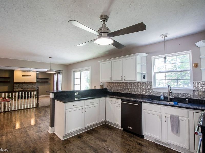 108 Deepwood Court , Chardon, OH 44024 Photo 6
