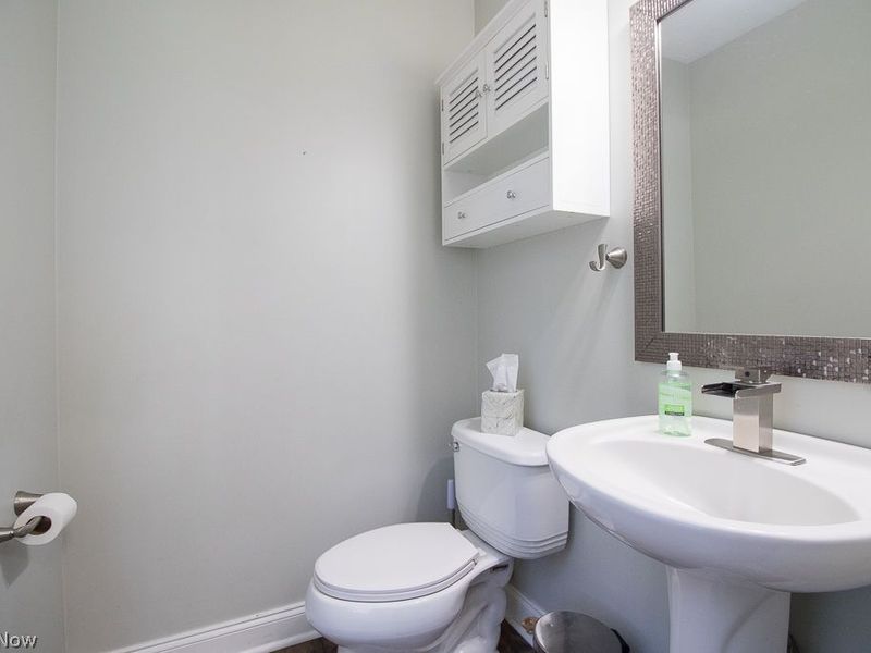108 Deepwood Court , Chardon, OH 44024 Photo 8