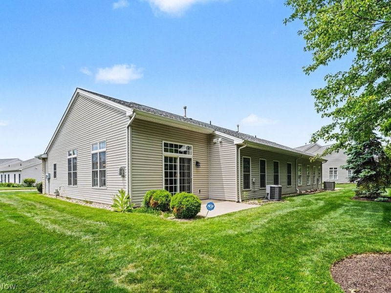 1381 E Cross Creek Drive, Willoughby, OH 44094 Photo 22