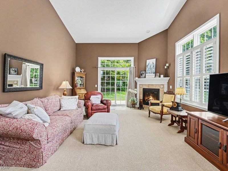 1381 E Cross Creek Drive, Willoughby, OH 44094 Photo 5