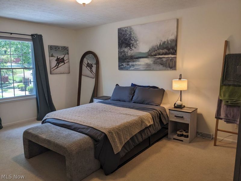 8713 Fox Rest Drive , Brecksville, OH 44141 Photo 4