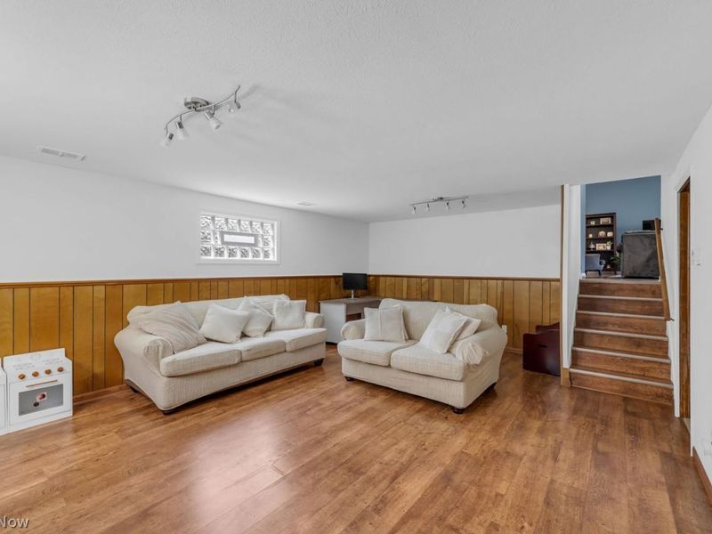 22685 Bard Avenue , Fairview Park, OH 44126 Photo 14