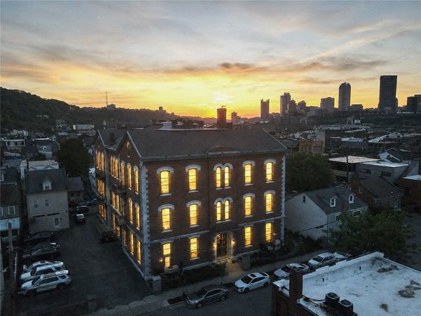120 S 15th Street, Unit 202, Pittsburgh, PA 15203