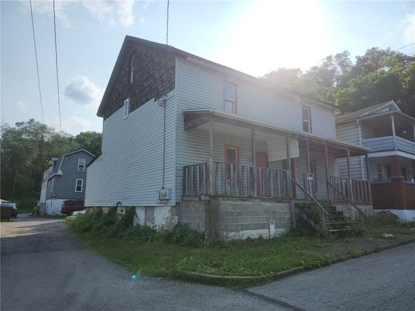 54 Elm St , Natrona Heights, PA 15065