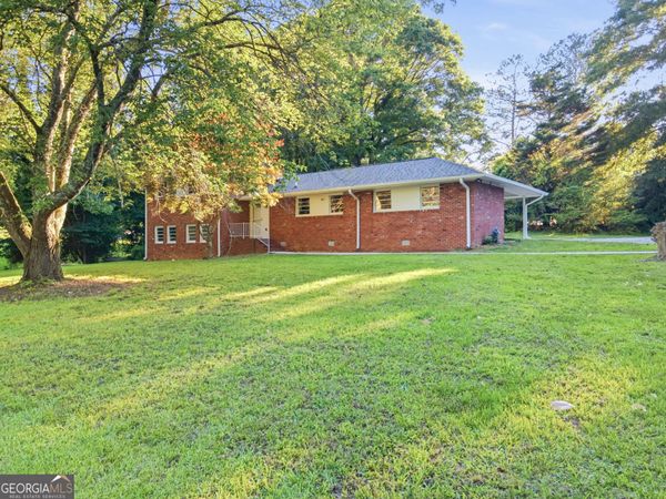 180 E Greenwood Drive, Carrollton, GA 30117