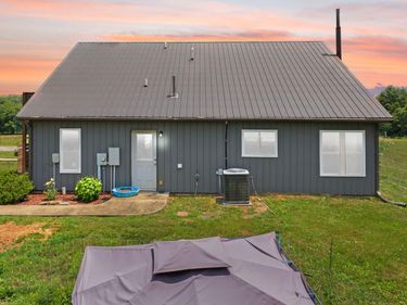 1717 Halltown Road, Canmer, KY 42722