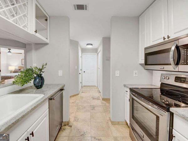 3655 Habersham Road NE, Unit B141, Atlanta, GA 30305