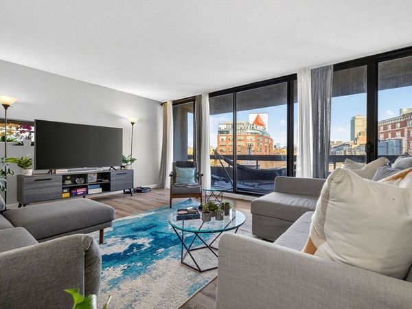 566 Commonwealth, Unit 401, Boston, MA 02215