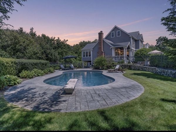 2 Watkins Ln, Southborough, MA 01772