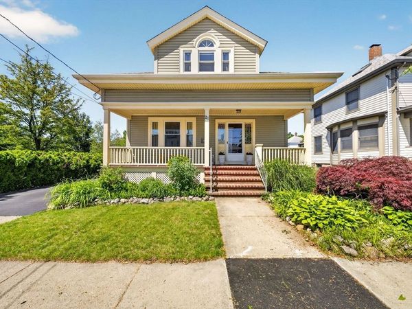 21 Buttonwood St, New Bedford, MA 02740