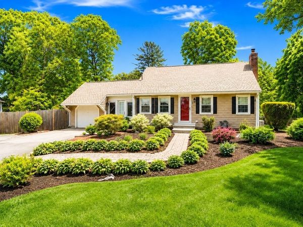11 Autumn Lane, Attleboro, MA 02703