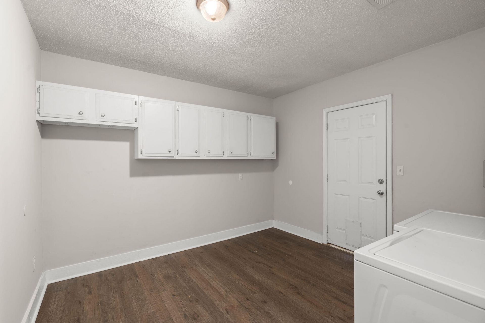 110 Bee Street Photo 16