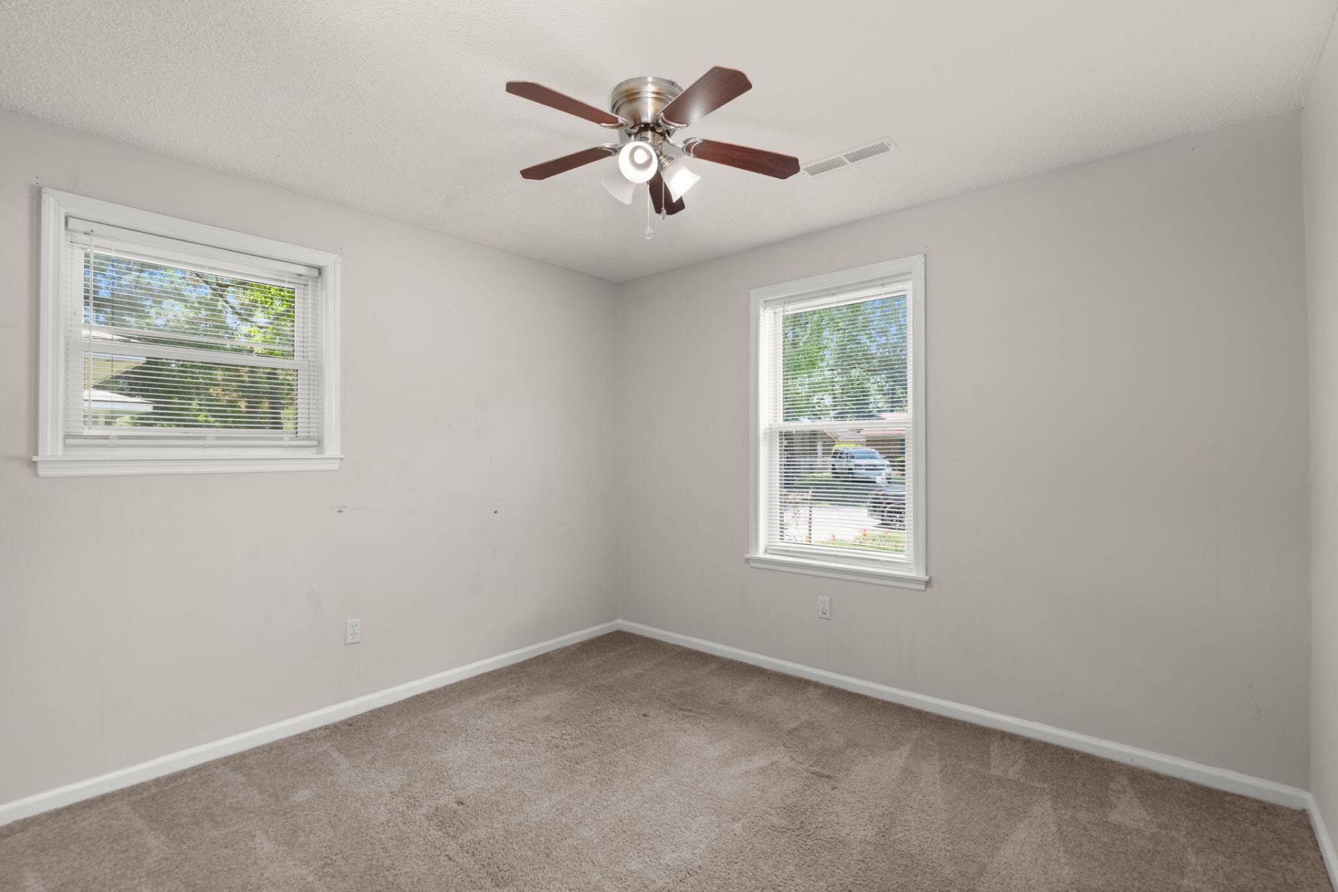 110 Bee Street Photo 20
