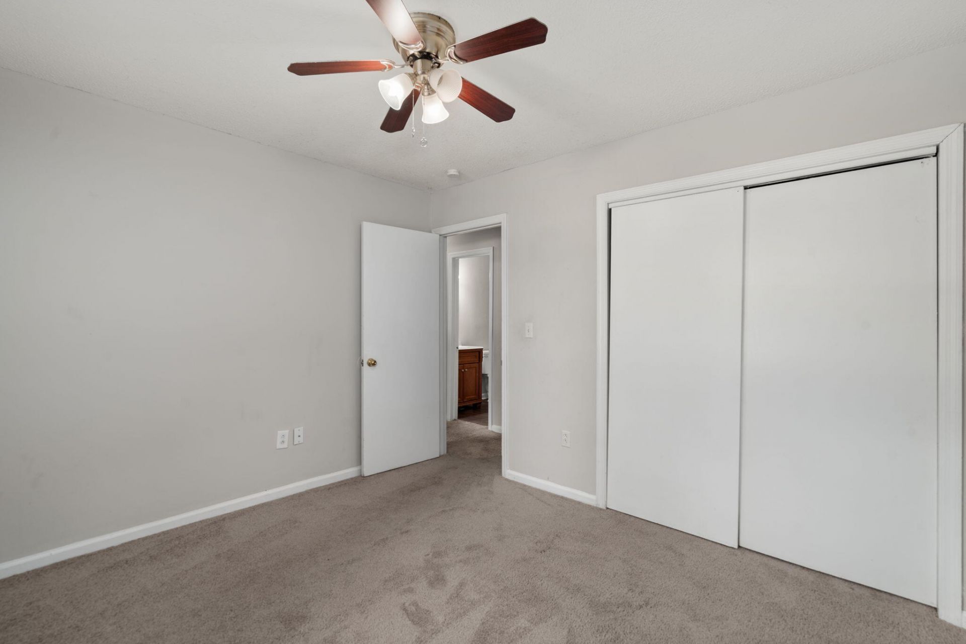 110 Bee Street Photo 21