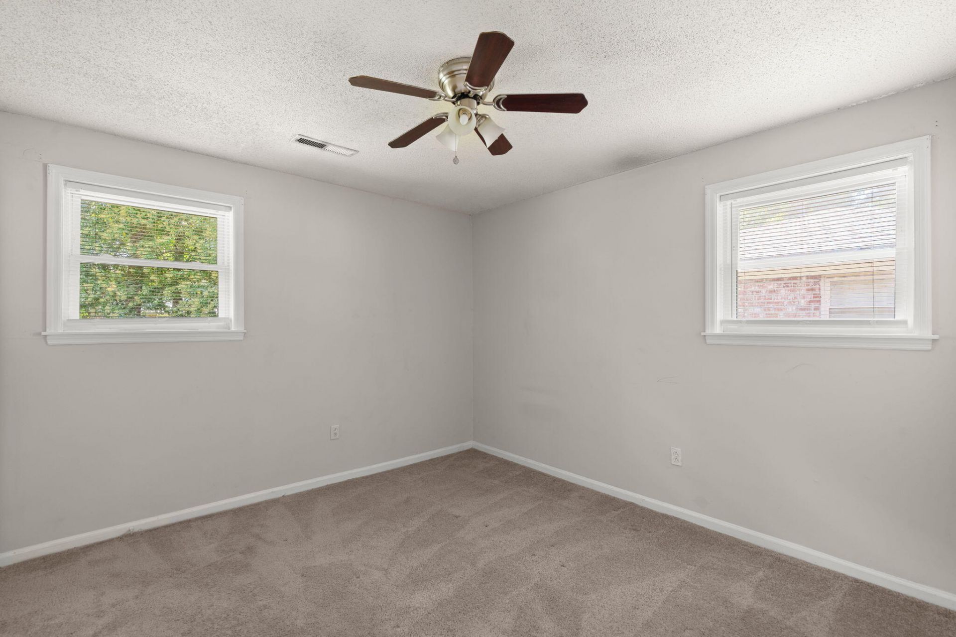 110 Bee Street Photo 22