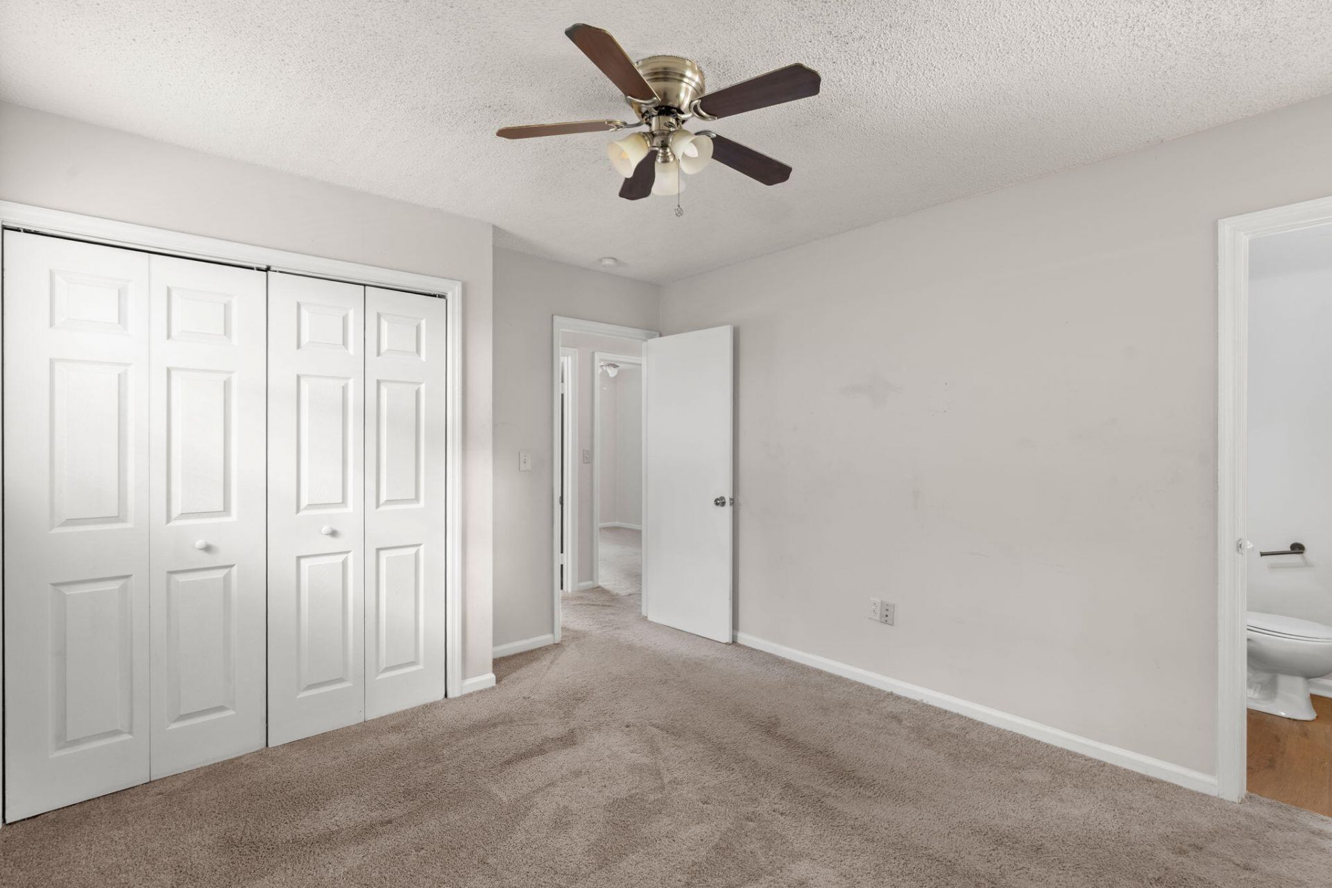 110 Bee Street Photo 23