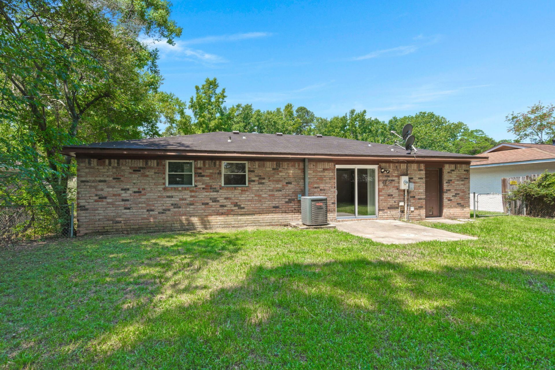 110 Bee Street Photo 29