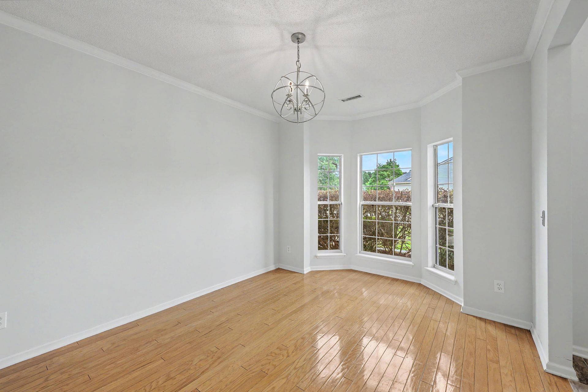 5063 Weatherstone Road Photo 6