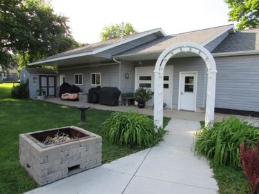 200 Kenzie Street , Sherburn, MN 56171