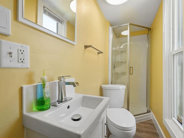 901 31st Avenue N, Minneapolis, MN 55411