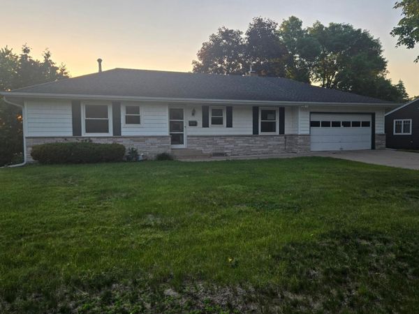 3015 Quail Avenue N, Golden Valley, MN 55422