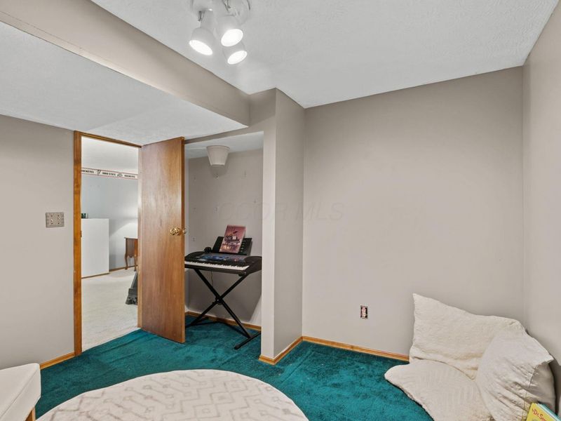 2166 Blackoak Avenue, Columbus, OH 43229 Photo 37
