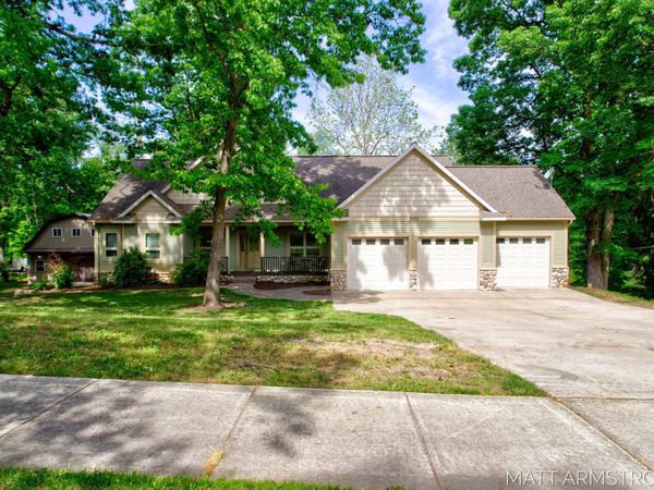 2135 Hilltop View Drive, Dorr, MI 49323