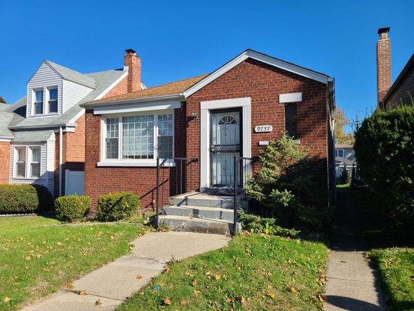 9757 S Woodlawn Avenue , Chicago, IL 60628