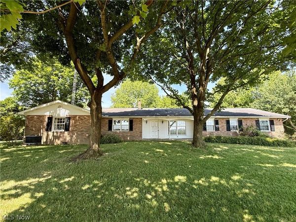 6025 California Avenue , Louisville, OH 44641