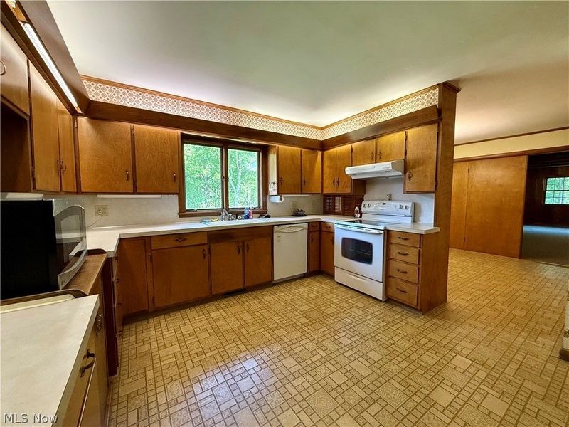 6025 California Avenue , Louisville, OH 44641 Photo 12
