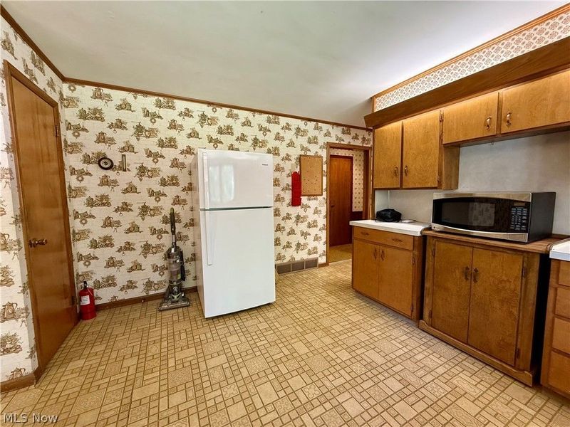 6025 California Avenue , Louisville, OH 44641 Photo 13