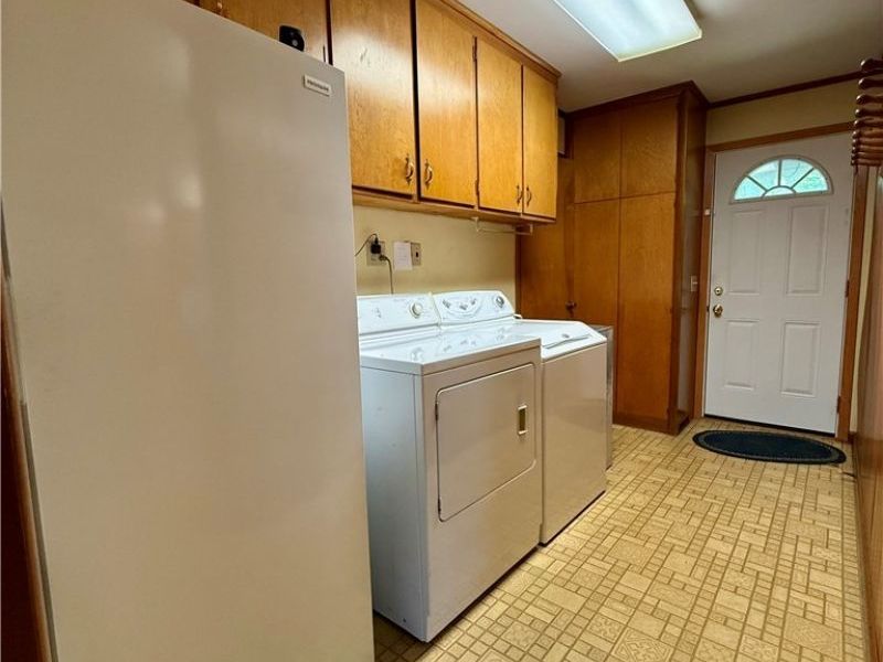 6025 California Avenue , Louisville, OH 44641 Photo 15