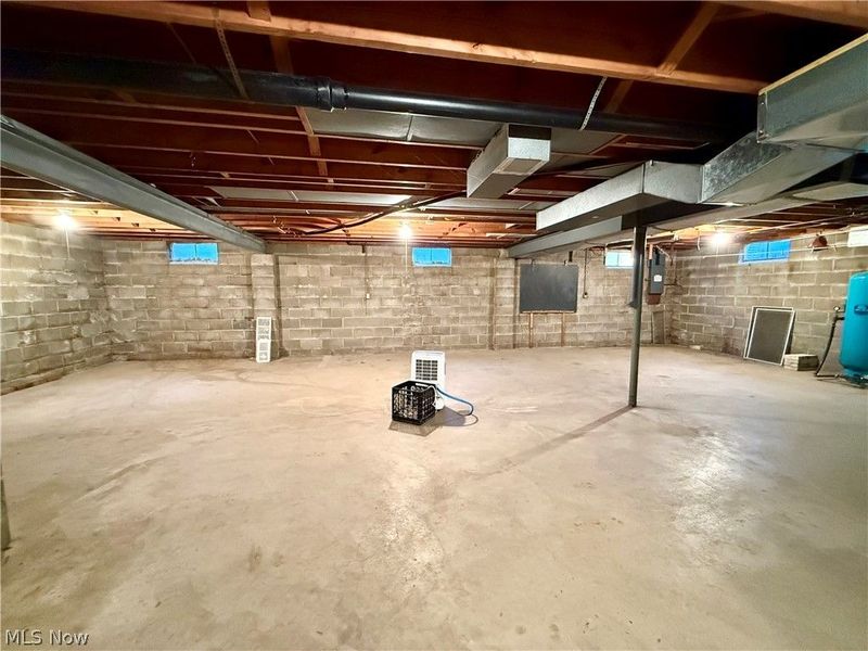 6025 California Avenue , Louisville, OH 44641 Photo 34