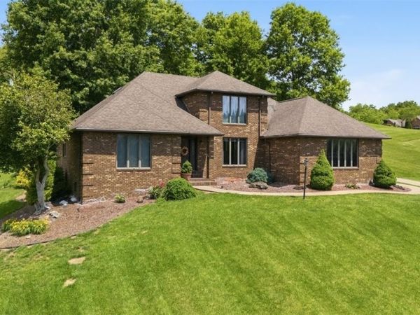 715 Oxbow Road , Belpre, OH 45714