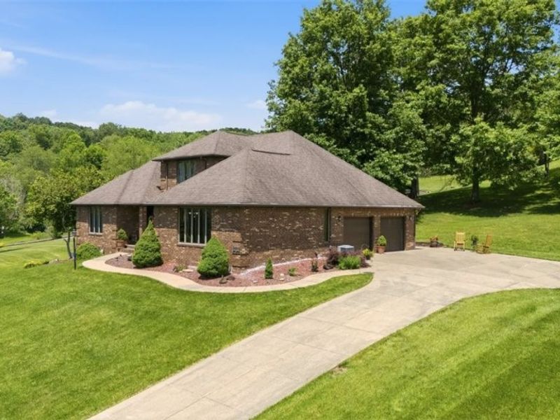 715 Oxbow Road , Belpre, OH 45714 Photo 3