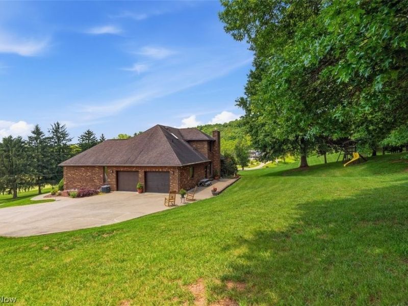 715 Oxbow Road , Belpre, OH 45714 Photo 4