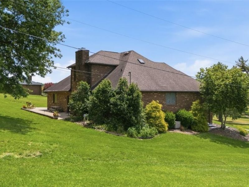 715 Oxbow Road , Belpre, OH 45714 Photo 7