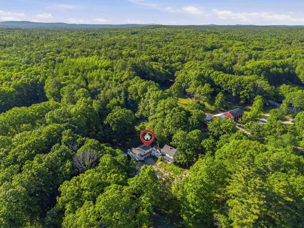 7 Berry Road, Nottingham, NH 03290