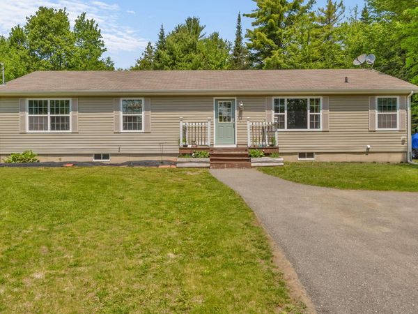 84 Mcintosh Avenue , Levant, ME 04456