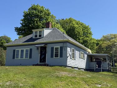 2 Green's Hill Lane , Deer Isle, ME 04627