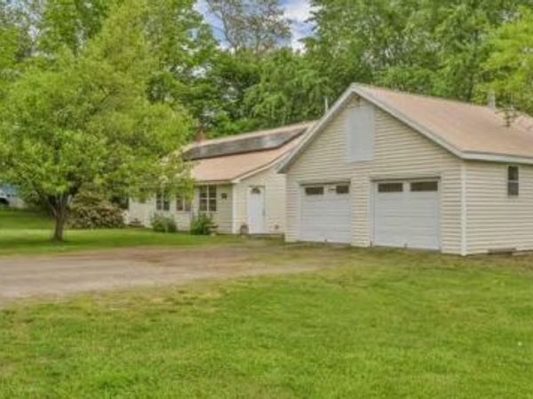 538 Main Road , Eddington, ME 04428