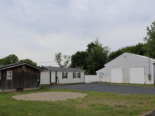17 Chestnut Street , Skowhegan, ME 04976