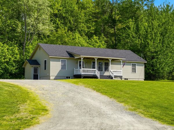42 Winter Street , Lincoln, ME 04457