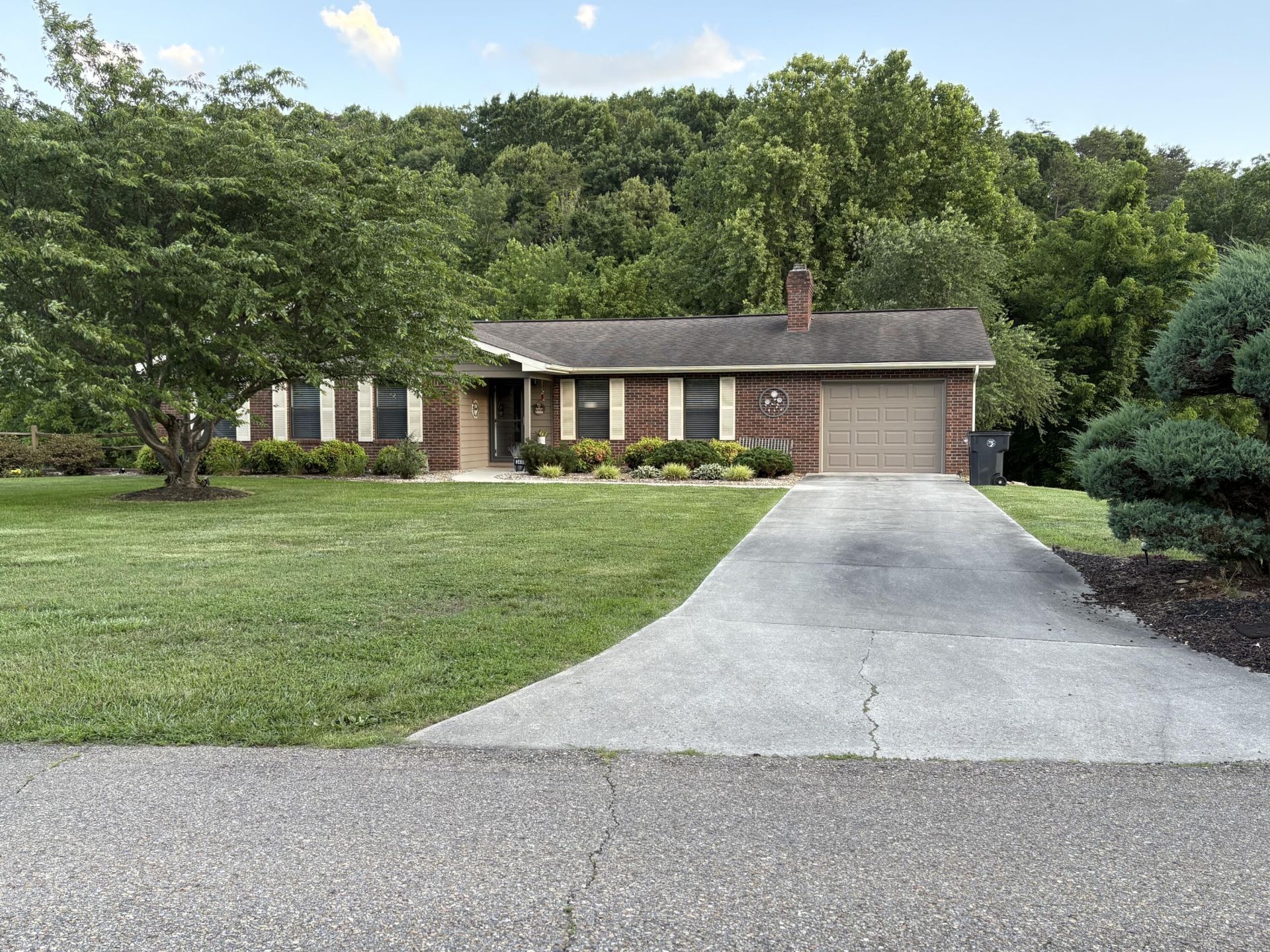 3499 Cherokee Drive, Morristown, TN 37814 Main Photo