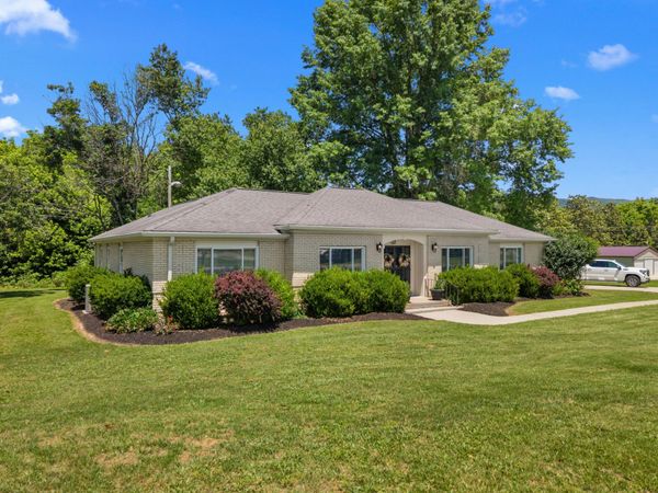 119 Parks Circle, Harrogate, TN 37752