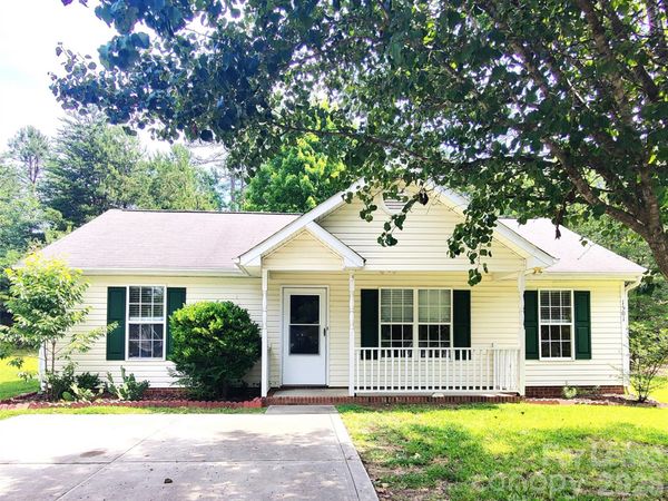 1501 Bear Brook Drive , Charlotte, NC 28214