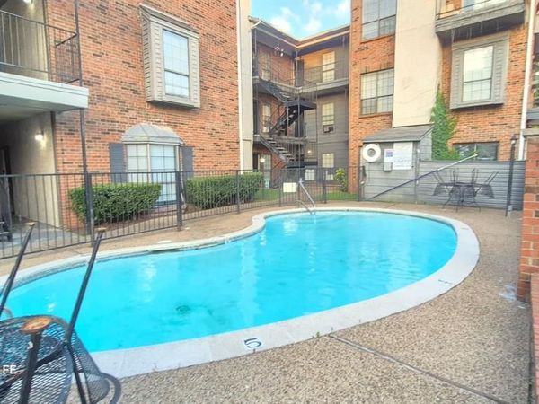 7025 Hemlock Avenue, Unit 209, Dallas, TX 75231