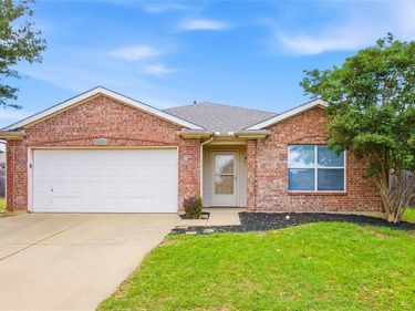 1401 Horseshoe Bend Court, Fort Worth, TX 76131