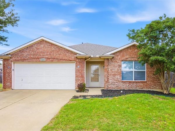 1401 Horseshoe Bend Court, Fort Worth, TX 76131